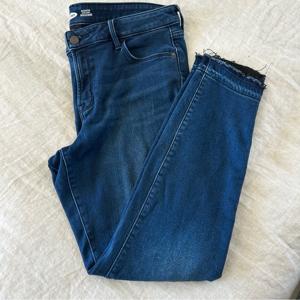Old Navy Rockstar Super Skinny Built in Warm Jeans